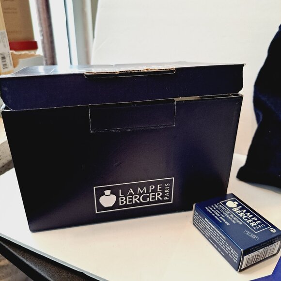 LAMPE BERGER Swirl Ribbed Clear Glass Fragrance Lamp w/Wick Cap & Crown in box - Picture 2 of 11